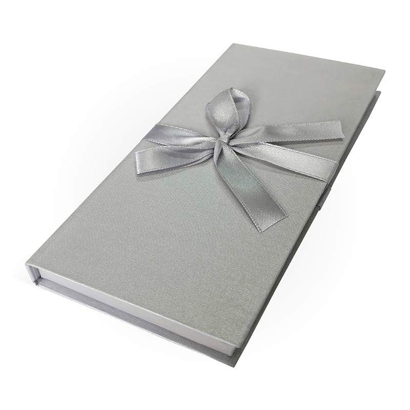 Коробка-конверт д/денег Д10303П.050 микровельвет серебристый с бантом тиснение 172х83х16мм 