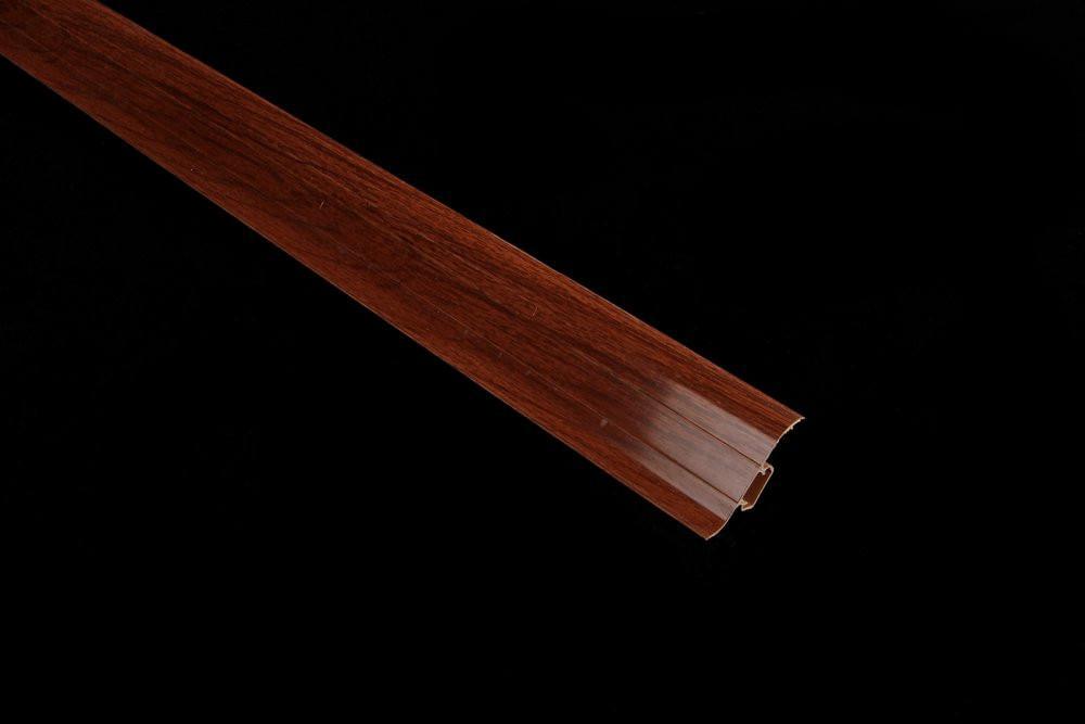 295  Плинтус н/п Лидер  62мм/24мм Орех классический