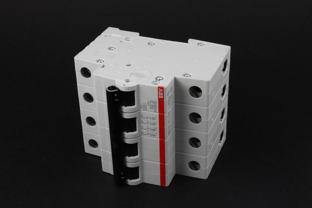 Выкл.авт. ABB SH204L 4P 20A (C) 4,5kA   (SH204L C20)
