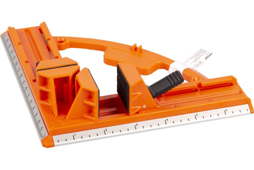 Зажим угловой AMIGO **из армированного нейлона, линейки металл 74816