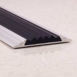 Профиль  ПО-46 2,7 без покрытия с резиновой вставкой