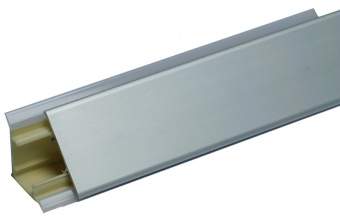 Плинтус кухонный гладкий алюминевый 3,05 (7873)