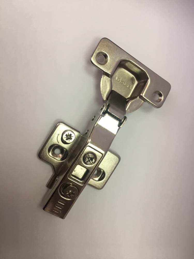 Петля мебельная 3D накладная clip-on  115гр. с доводчиком 