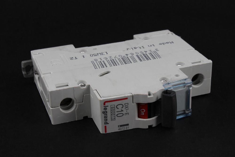 Авт. выключатель DX 3-E  Legrand  1П  C10A  6кА  407261