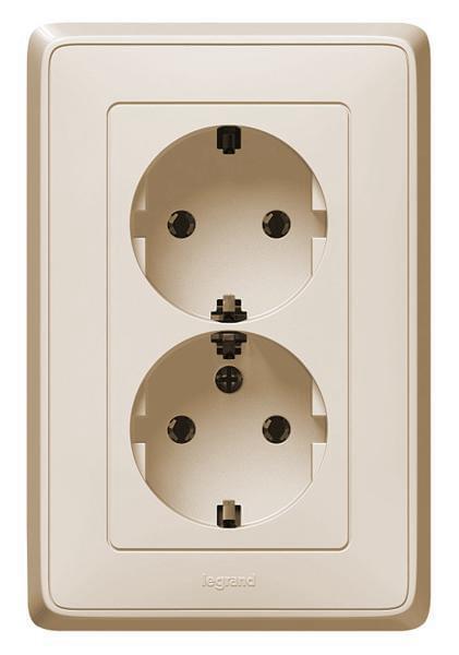 Розетка CARIVA 2-м. с/з сл.к. Leg773727/61754