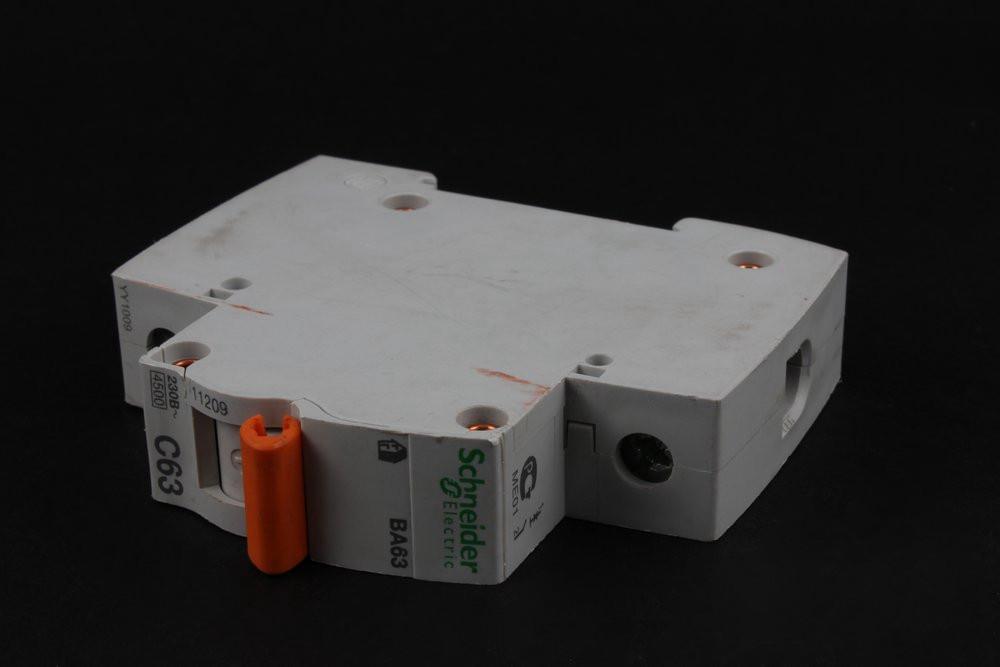 Авт.выкл. 1п ВА-63 С 63А 11209/ 84015