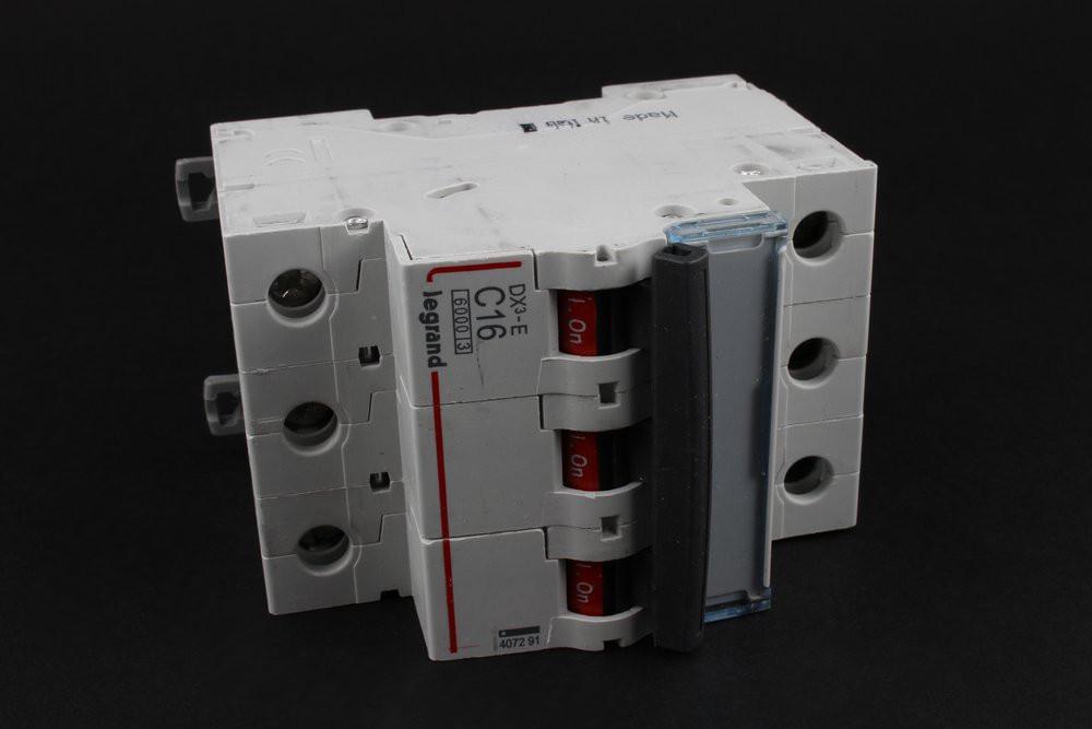 Авт. выключатель DX 3-E  Legrand  3П  C16A  6кА  407291