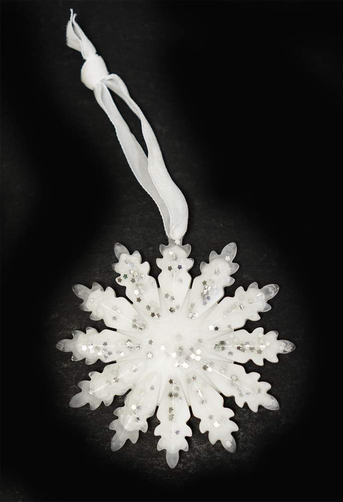 Украшение новогоднее СНЕЖИНКА 12 лучиков белая с серебром 11см