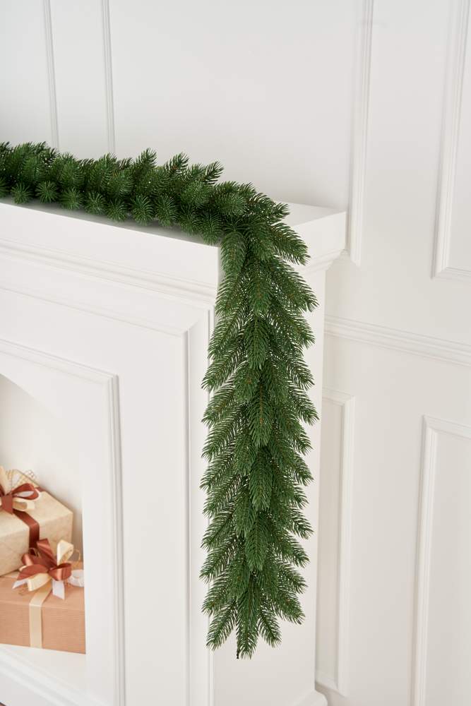 MAX CHRISTMAS Гирлянда рождественская Польская 270*25см 100% литые веточки ГП 25