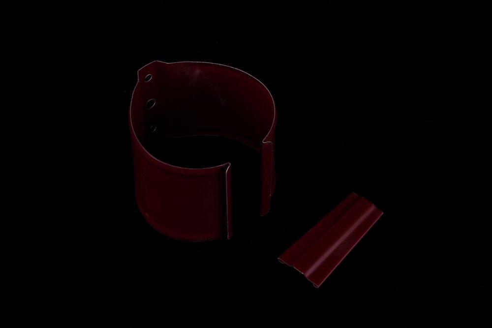 Кронштейн трубы на кирпич Optima 90мм RAL 3005