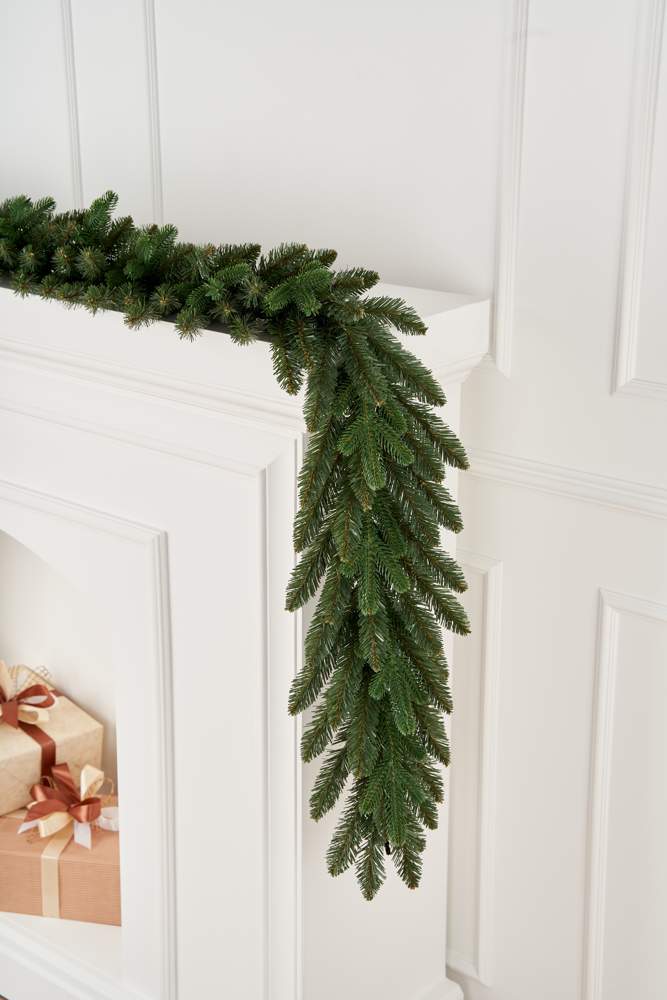 MAX CHRISTMAS Гирлянда рождественская Классическая 270*25см литые веточки + пленка ПВХ ГК 25