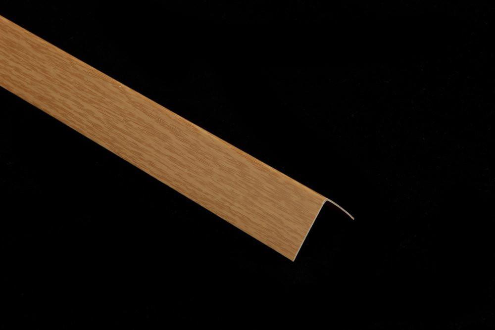 Уголок Идеал  40х40  2,7м  Дуб