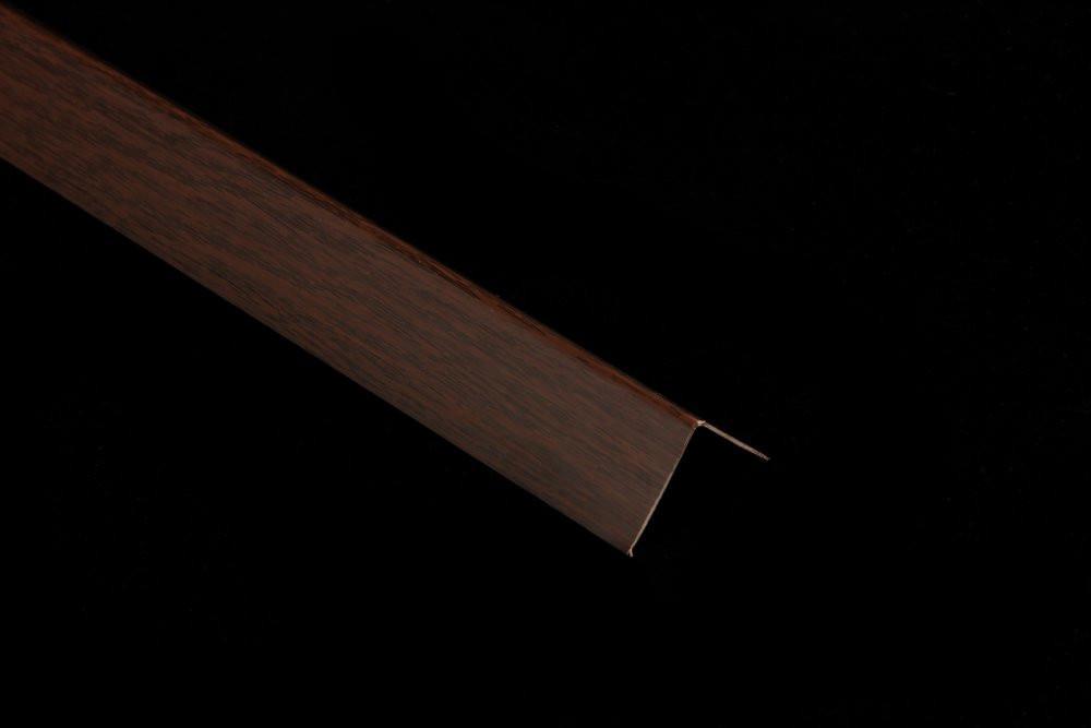 Уголок Идеал  40х40  2,7м  Каштан