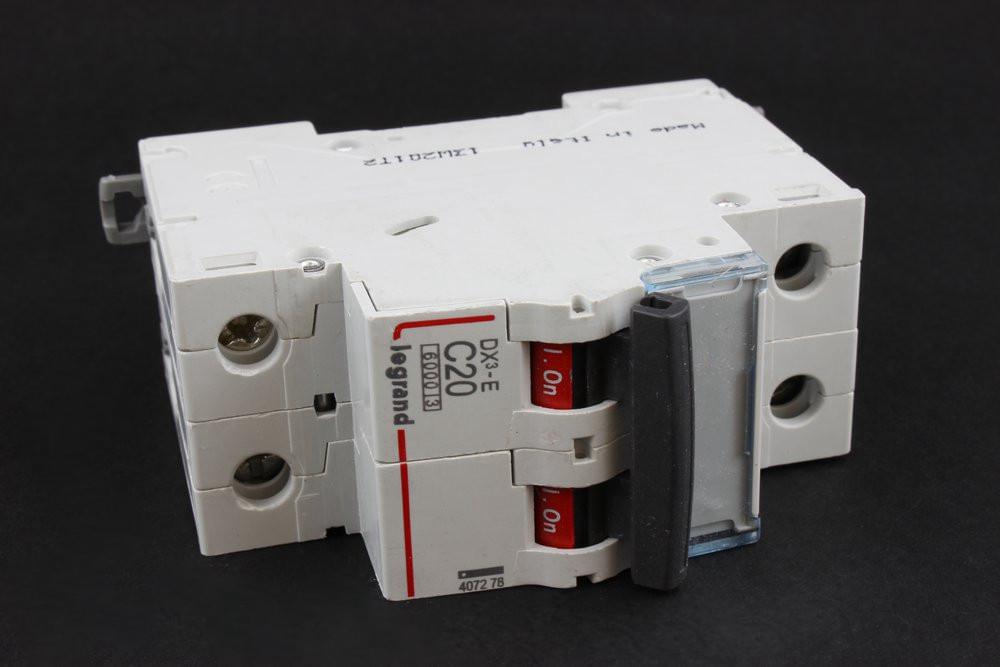 Авт. выключатель DX 3-E  Legrand  2П  C20A  6кА  407278