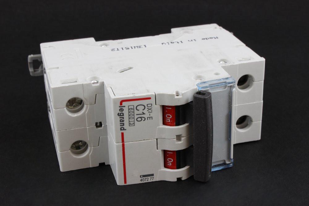 Авт. выключатель DX 3-E  Legrand  2П  C16A  6кА  407277