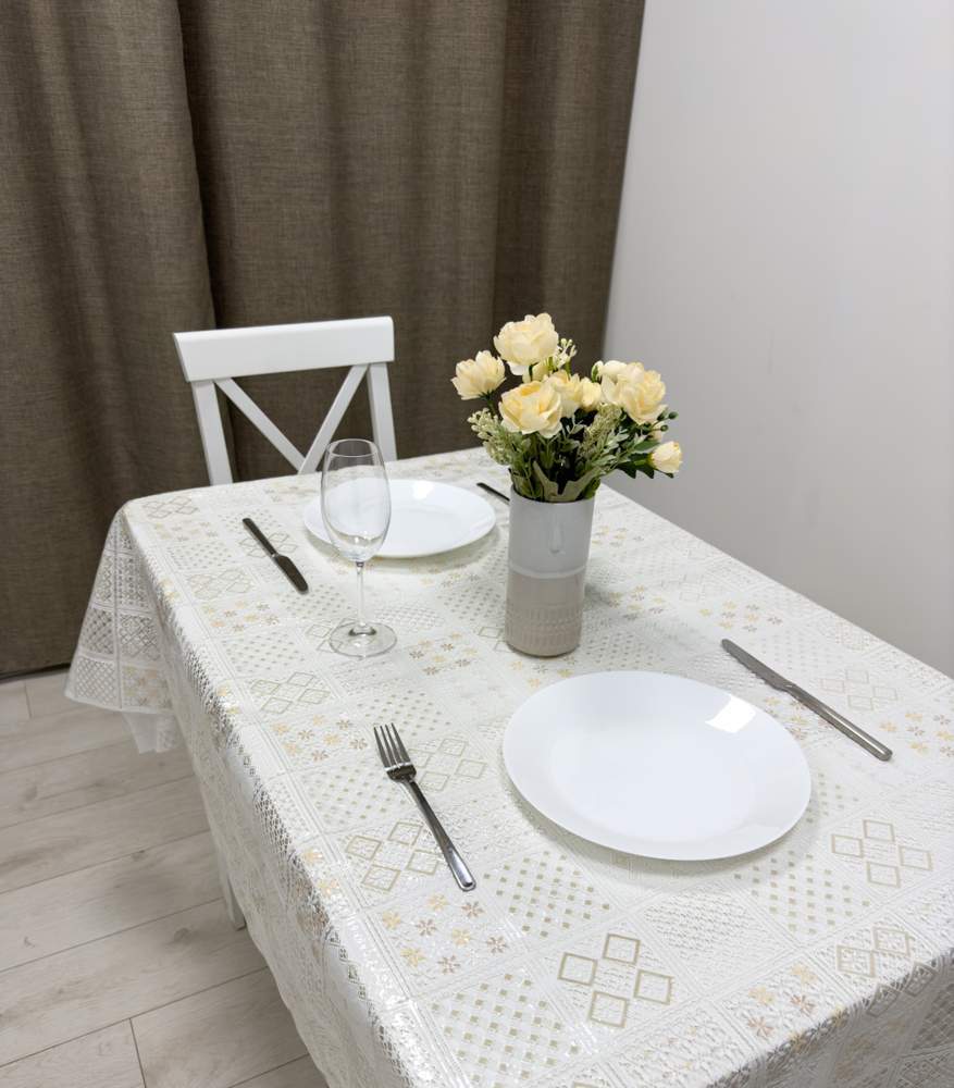 Клеенка ПВХ без основы Meiwa 137см крем/беж термостойкая WKC-610 IV/BE/7588