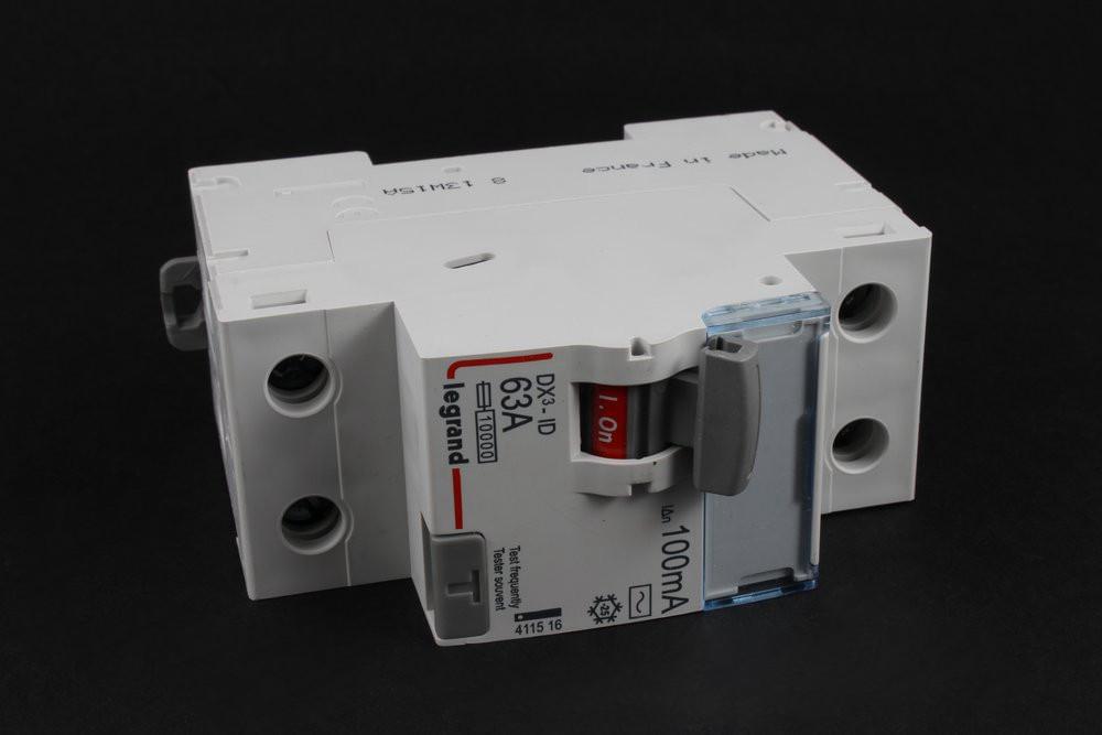 УЗО  Legrand  DX3  2П  63A  100мА-АС  411516