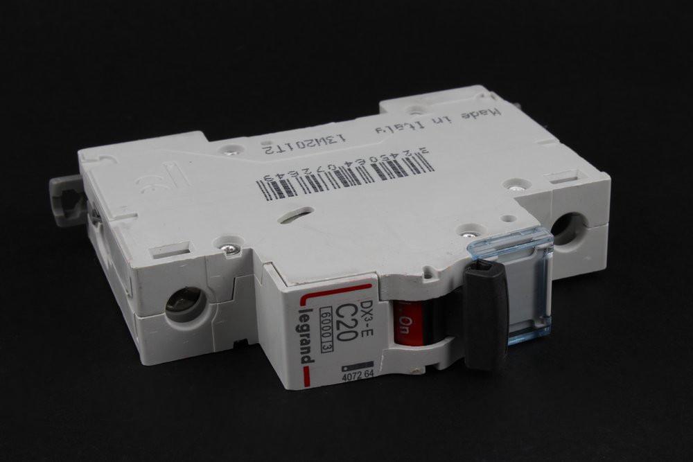 Авт. выключатель DX 3-E  Legrand  1П  C20А  6kA  407264