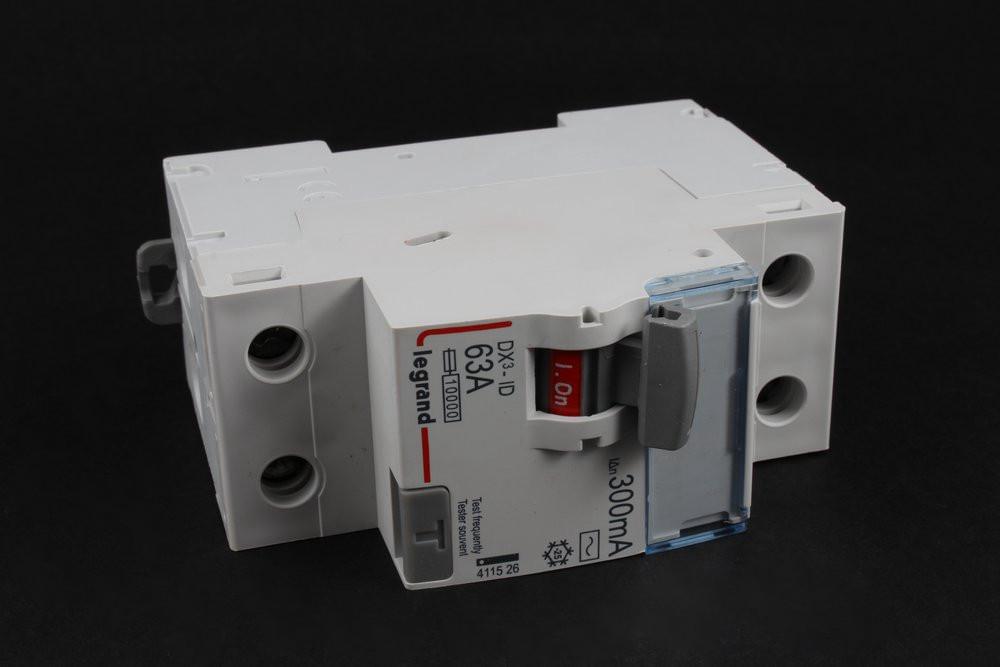 УЗО  Legrand  DX3  2П  63A  300мА-АС  411526