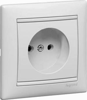 Розетка  VALENA  2P  10/16A  белая  774416 / 33824