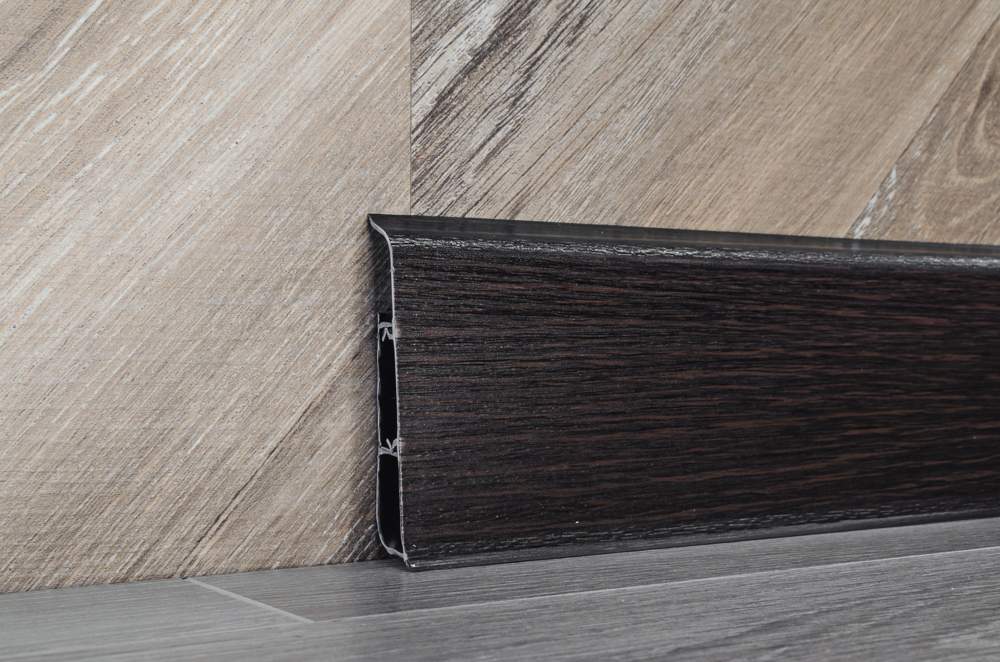 303 Плинтус н/п с кабель-каналом 70мм 2,2м "Деконика" Венге темный