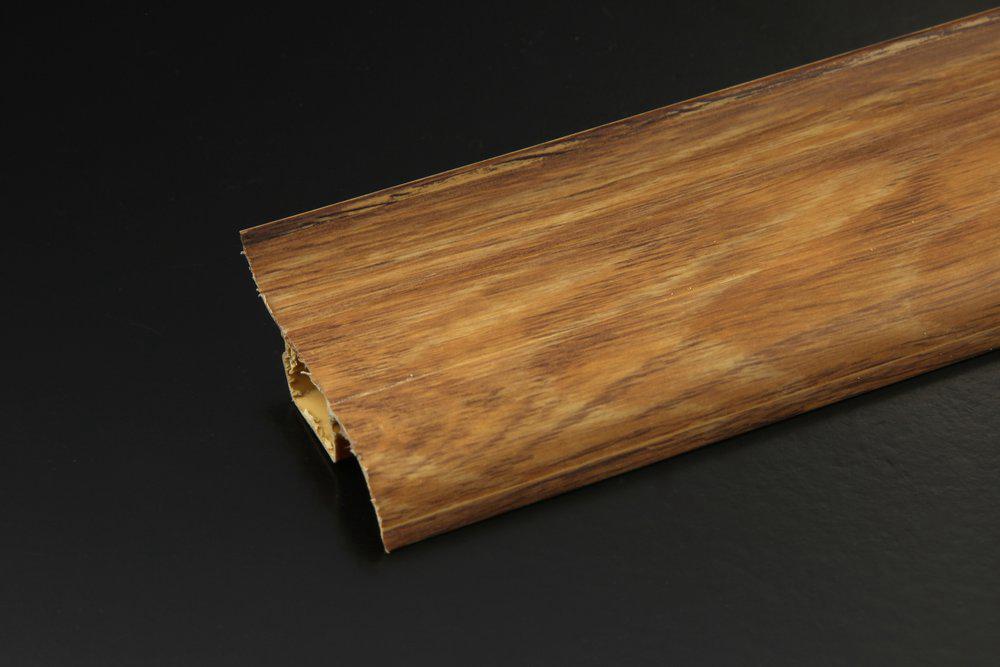 821    Плинтус 58мм Дуб робеалис WIMAR