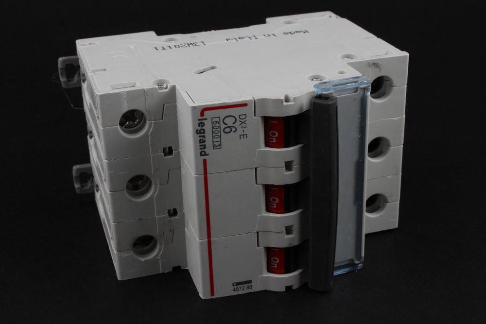 Авт. выключатель DX 3-E  Legrand  3П  C 6A  6кА  407288