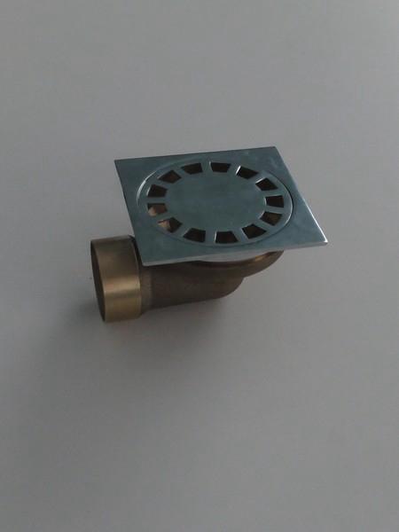 Трап латунный  100х100  50мм  горизонтальный низ-бронза  00033