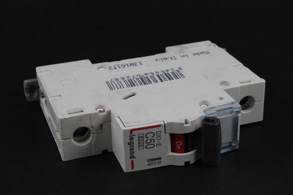 Авт. выключатель DX 3-E  Legrand  1П  C50А  6kA  407268