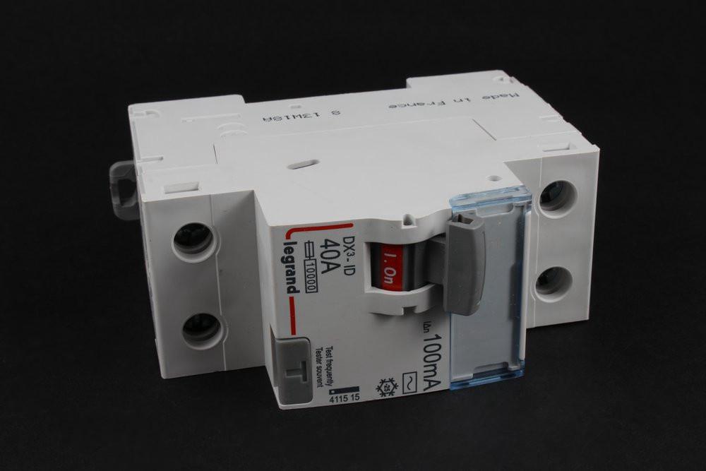 УЗО  Legrand  DX3  2П  40A  100мА-АС  411515