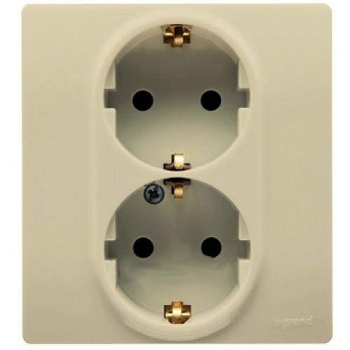Розетка Etika двойная с/з крем  672323