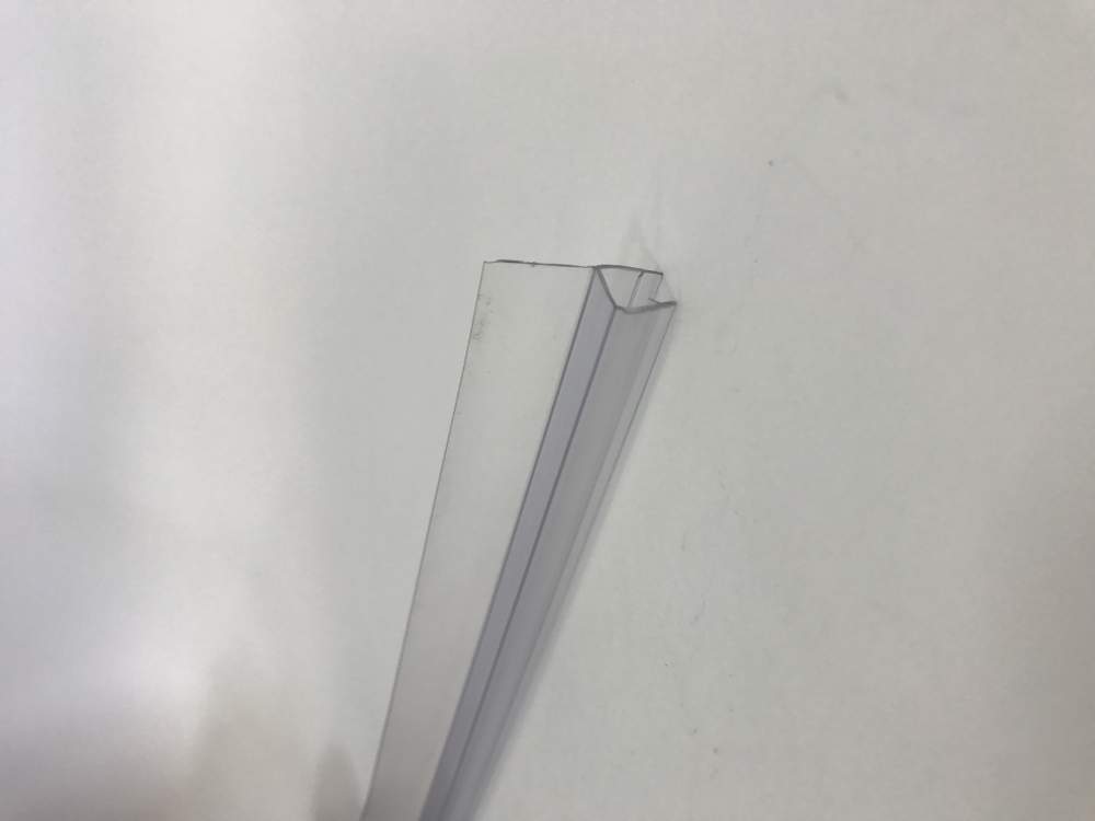 Уплотнитель-молдинг д/стекла  DC703h  6мм (2,2м)