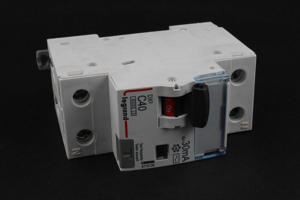 Дифавтомат  Legrand  DX3  1П+Н  C40A  30МА-АС  411006