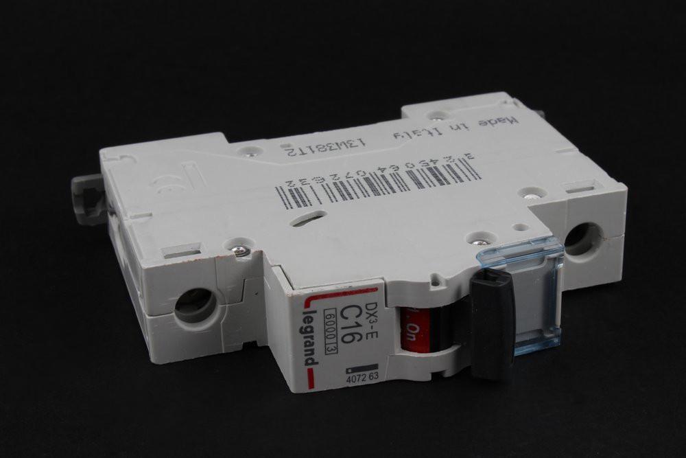 Авт. выключатель DX 3-E  Legrand  1П  C16А  6kA  407263